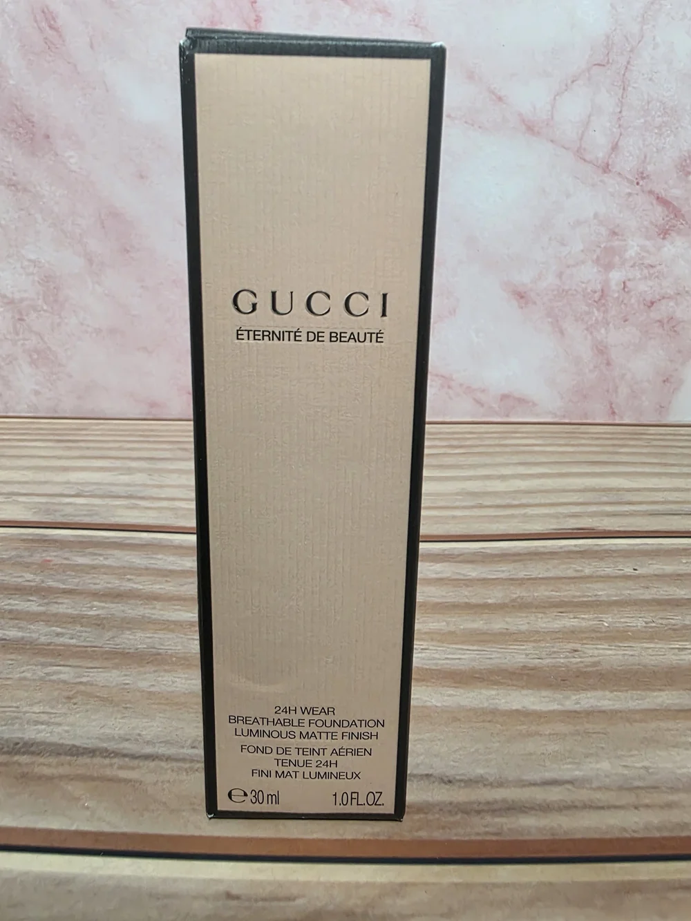 Gucci  Eternite De Beaute Foundation